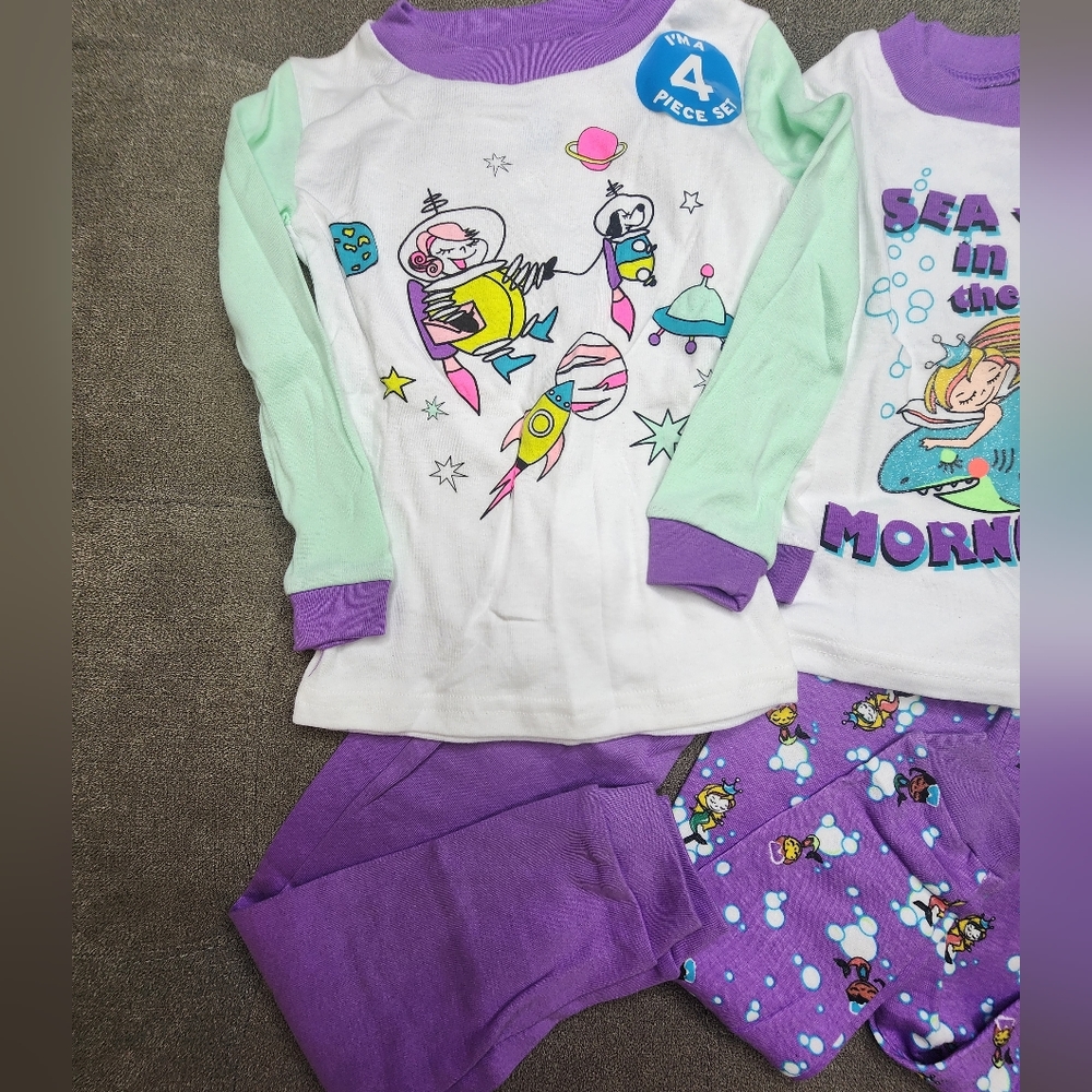 Matching set pajamas - Picture 3 of 4